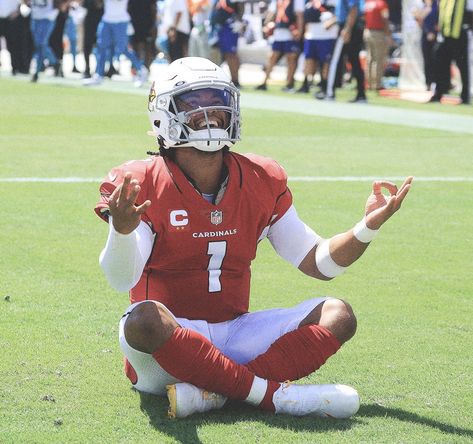 Kyler Murray, Arizona Cardinals Football, Cardinals Football, Cardinals Nfl, Nfl Football Players, Nfl Arizona Cardinals, Football Pictures, Phoenix Suns, Nfl Players