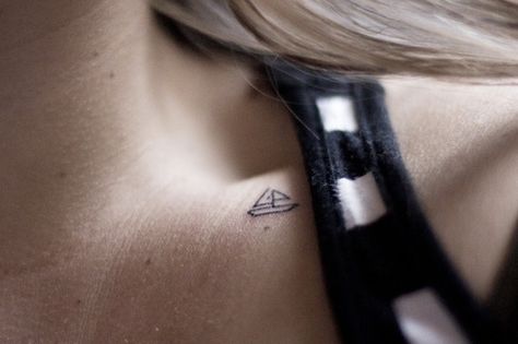 Simple--like! With some cartoony waves/sea, some gulls. All along the collarbone. Tiny Sailboat, Tattoo Collarbone, Sailboat Tattoo, Boat Tattoo, Collarbone Tattoo, Rock Tattoo, Bone Tattoos, Collar Bone Tattoo, 1 Tattoo