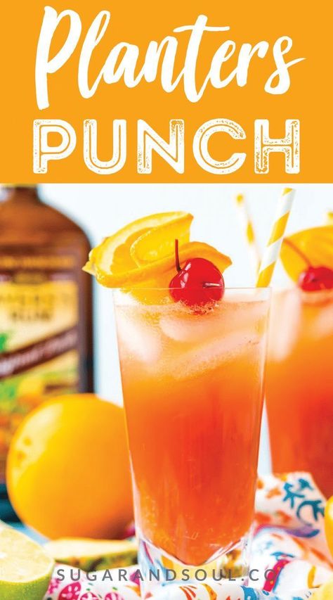 Planters Punch Recipe, Tropical Mixed Drinks, Planter's Punch, Planters Punch, Rum Drinks Recipes, Fruity Cocktail, Punch Cocktails, Caribbean Rum, Pineapple Rum