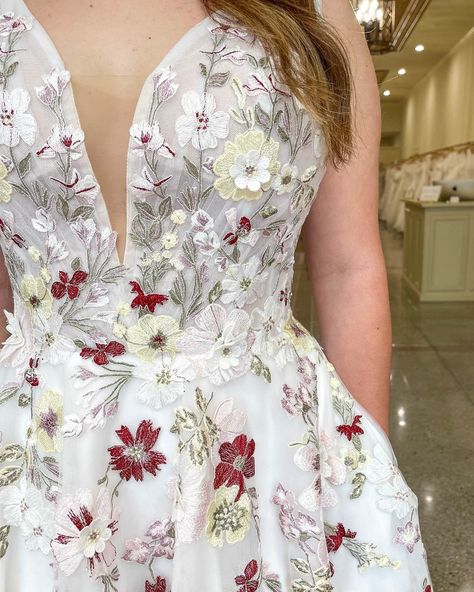 The most stunning embroidered floral wedding dress, complete with pockets! 🌸 🌼 Perfect for the modern bride who wants elegance and practicality...or a bridal shower dress!! Embroidered Floral Wedding Dress, Shower Dress, Floral Wedding Dress, Bridal Shower Dress, The Modern Bride, Shower Dresses, Modern Bride, Floral Wedding, The Modern