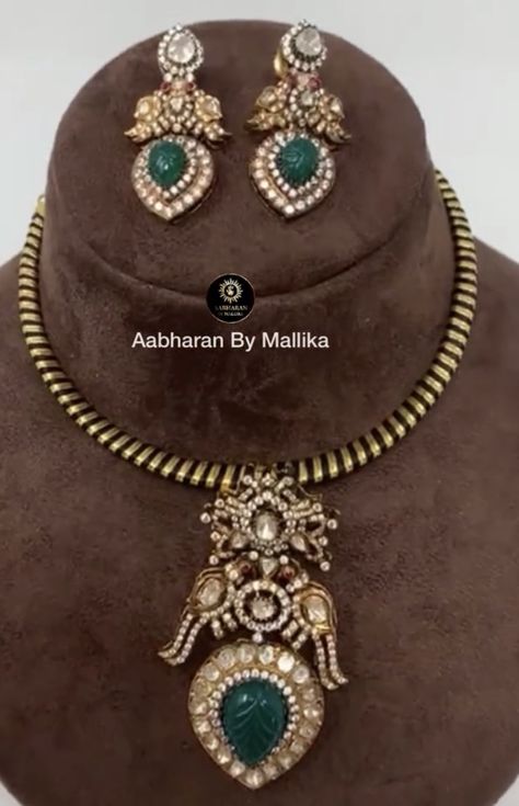 Victorian Kante Jewellery, Kante Jewellery, Navi Jewellery, Navaratna Jewellery, Pretty Gold Necklaces, Wedding Jewellery Designs, Pendent Set, Silver Jewelry Accessories, Bridal Jewelry Vintage