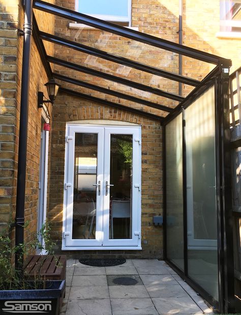 Side Return Conservatory, Porch On Side Of House, Terraced House Lean To, Side Return Storage, Victorian Side Return, Glass Lean To Extension, Victorian Terrace Lean To, Side Conservatory, Side Return Greenhouse