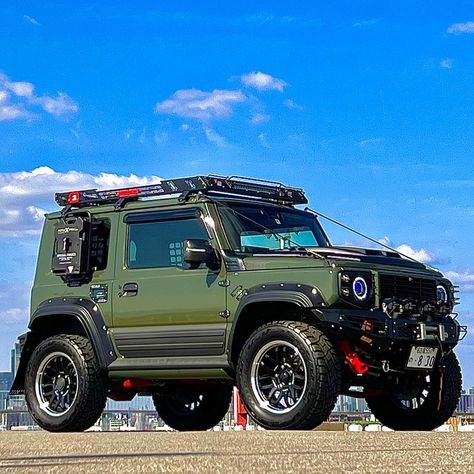 New Suzuki Jimny, Mini Trucks 4x4, Future Concept Cars, Jimny Suzuki, Adventure Car, Benz Cars, Small Trucks, Suzuki Samurai, Cool Car Pictures