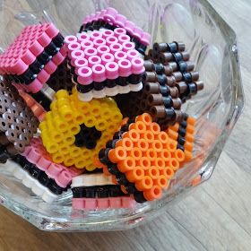 Bjørnemor...: Lakridskonfekt lavet af Hama perler... Perler Bead Designs, Hamma Beads Ideas, 3d Perler Bead, Beads Design, Hama Beads Design, Aqua Beads, Hama Beads Patterns, Diy Perler Beads, Diy Coasters