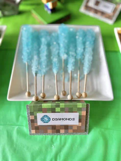 Minecraft Themed Birthday Party Food Ideas, Pink Minecraft Birthday Party, Minecraft 5th Birthday Party, Minecraft Themed Food, Minecraft Party Food Ideas, Minecraft Birthday Food, Minecraft Bday Party Ideas, Minecraft Food Ideas, Minecraft Snacks