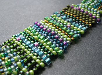 Inspirational Beading: free form Brick Stitch Tutorial, Seed Bead Patterns Free, Beading Patterns Free, Brick Stitch Pattern, Seed Bead Patterns, Beading Techniques, Seed Bead Tutorial, Beading Tutorial, Beadwork Patterns