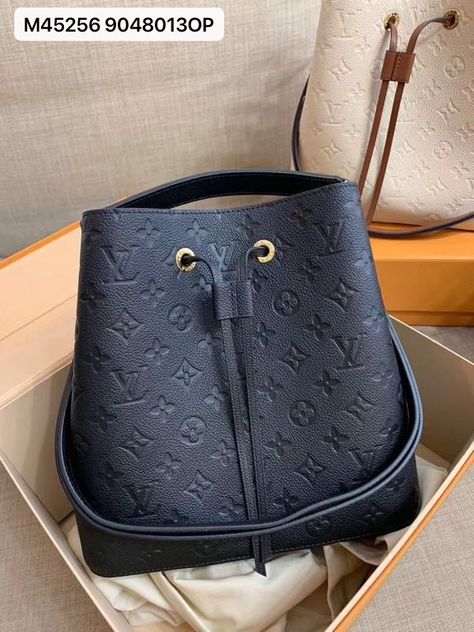 Popular Louis Vuitton Bag, Louis Vuitton Neonoe Black, Lv Neonoe Outfit, Neonoe Louis Vuitton Outfit, Lv Neonoe Bag, Black Lv Bag, Lv Bags Louis Vuitton Handbags, Neonoe Louis Vuitton, Louis Vuitton Black Bag