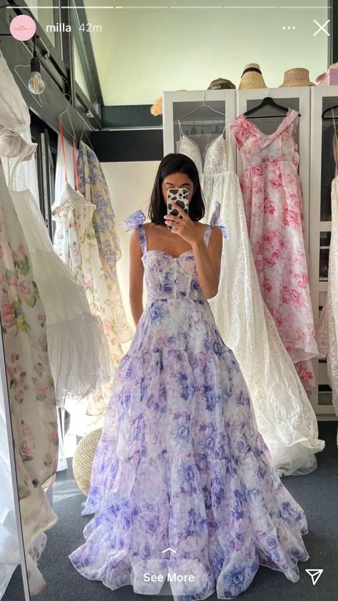 Hoco Dresses Tight, Beach Wedding Dresses, Floral Prom Dresses, Kids Gown, Gowns Prom, Prom Dress Inspiration, Cute Prom Dresses, Pretty Prom Dresses, Fairytale Dress