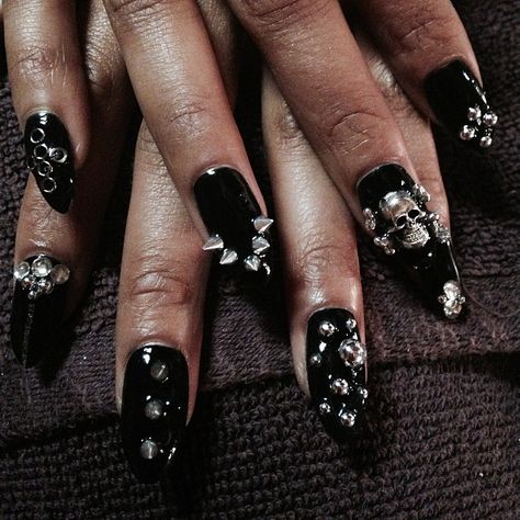 Nails Skull Nail Designs, Nail Designs Cute, Zombie Nails, Nails Images, Skull Nails, Best Nails, Punk Nails, Gothic Nails, Goth Nails