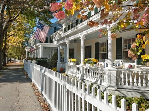 For a dose of absurdly quaint New England charm, it's tough to do better than this town in the Green Mountains. Complete with a perfect village green with a white steepled church, this is just the destination for antique shoppers and B Woodstock Vermont, Vermont Fall, Southern Porches, Town Building, Small Town America, Best Weekend Getaways, New England Travel, Small Town, Woodstock