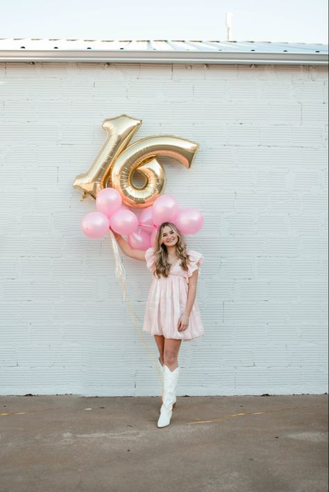 Sweet 16 Birthday Picture Ideas, Cute Bday Poses, Cute Sweet 16 Picture Ideas, 16 Year Photo Shoot, Cute Sweet 16 Photoshoot Ideas, Sweet 16 Instagram Pictures, Sweet Sixteen Pictures Photoshoot, Sweet 16 Pictures Ideas, 16 Birthday Pictures