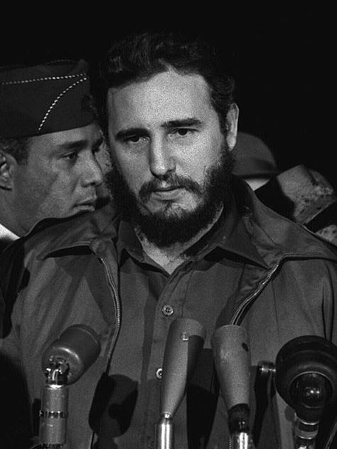 Fidel Castro (1926-2016) President of the Council of State of Cuba Bay Of Pigs, Encyclopedia Britannica, Che Guevara Art, High School Social Studies, History Quiz, Cuban Missile Crisis, Fidel Castro, History Lessons, Photo Essay