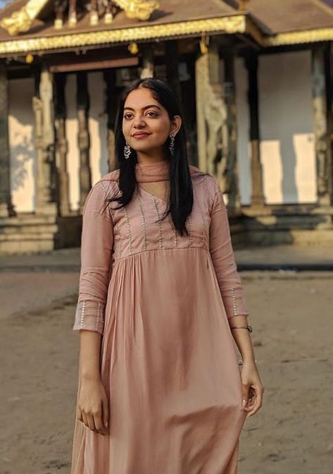 Beautiful Kurti. Ahana Krishna, Ahaana Krishna, Elegant Skirt Outfits, Krishna Dress, Beautiful Kurti, Saree Blouse Patterns, Biryani Recipe, Designer Saree Blouse Patterns, Kurti Designs Party Wear