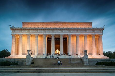 National Geographic Kids, Dc Travel, Lincoln Memorial, Washington Monument, National Mall, American Cities, Beautiful Architecture, Walking Tour, Abraham Lincoln