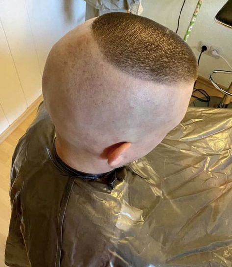 Follow @crwct and get more of the good stuff by joining Tumblr today. Dive in! Army Haircut, Military Hair, High And Tight Haircut, Military Cut, Fade Haircut Styles, High Skin Fade, Flat Top Haircut, Military Haircut, Buzzed Hair