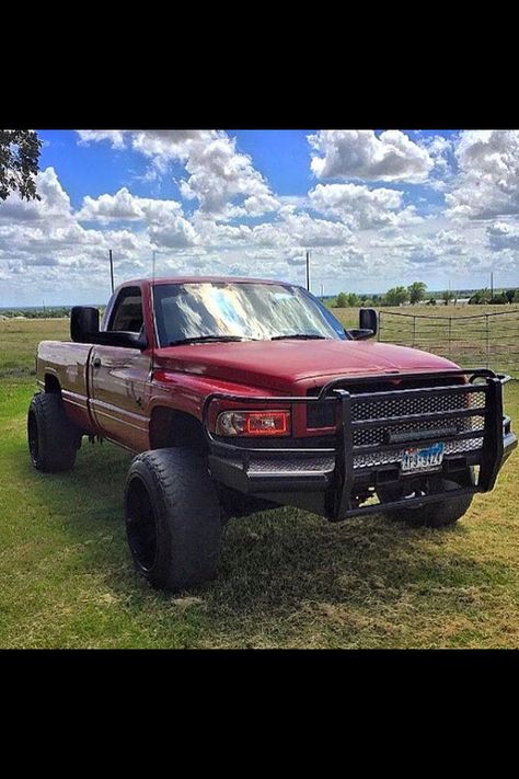 Red 2nd Gen Dodge Cummins Single Cab #cummins #dodge #red Truck Bumpers Dodge, 2nd Gen Cummins, Cummins Diesel Trucks, Jacked Up Chevy, Dodge Ram Diesel, Dodge Diesel Trucks, Single Cab Trucks, Trucks Chevy, Dodge Diesel