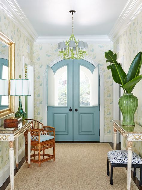 A timeless grandmillennial entryway with blue and white accents. Best Blue Paint Colors, Coastal Paint Colors, Florida Cottage, Blue Doors, Grand Millennial, Mediterranean Style Homes, Blue Paint Colors, Room Paint Colors, Coastal Living Room