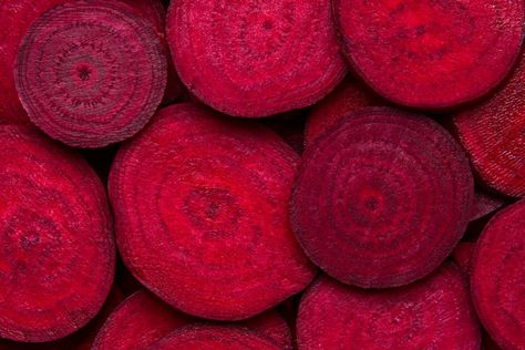 Add some watermelon to your beets for a boost in performance - Canadian Running Magazine Beetroot Benefits, Artichoke Extract, Fresh Beets, Beetroot Powder, Red Beets, Beet Juice, Healthy Liver, Liver Health, Chronic Inflammation