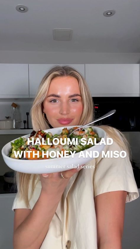 Honey Halloumi Salad, Em The Nutritionist, Seared Halloumi, Halloumi Bowl, Cavolo Nero Recipe, Halloumi Wrap, Nutritionist Recipes, Halloumi Pasta, Baked Halloumi