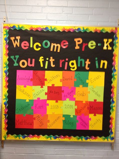 "Pre K open house bulletin board" great beginning of the year welcome bulletin idea Welcome Bulletin Boards, Kindergarten Bulletin Boards, Preschool Boards, Welcome To School, Preschool Bulletin, Preschool Bulletin Boards, School Doors, Back To School Bulletin Boards, Bulletin Board Ideas