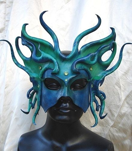 sea / coral inspired mask Siren Masquerade Mask, Water Mask Design, Aesthetic Mask Design, Mascara Festival, Medusa Mask, Mermaid Mask, Sea Spirit, Aesthetic Mask, Spirit Costume