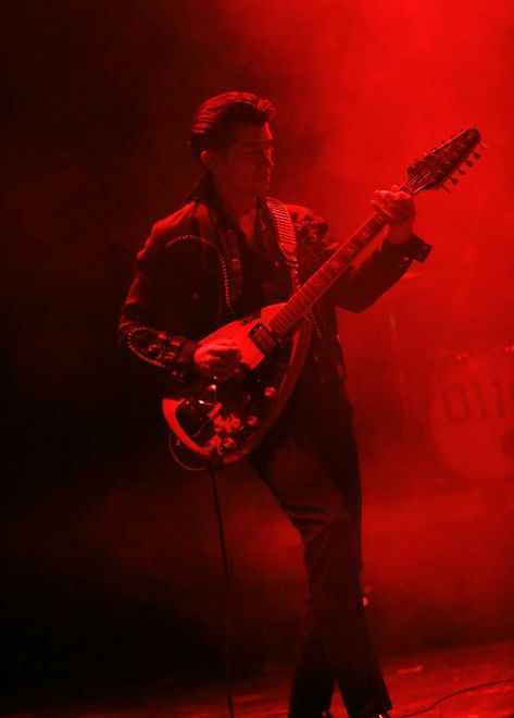 Ghost Cookies, I See Red, Alex Turner, Primates, Red Aesthetic, Arctic Monkeys, Playing Guitar, Aesthetic Iphone Wallpaper, Monkeys