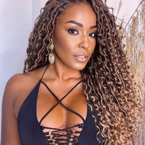 Synthetic Crochet Braids Hair River Locs Ombre Goddess Faux Locs Braiding Hair Extensions With Curly Hair For Black Woman Goddess Faux Locs, Curly Faux Locs, Faux Locs Hairstyles, Goddess Locs, Hair Twist Styles, Crochet Braids Hairstyles, Braid In Hair Extensions, African Braids Hairstyles, Braiding Hair