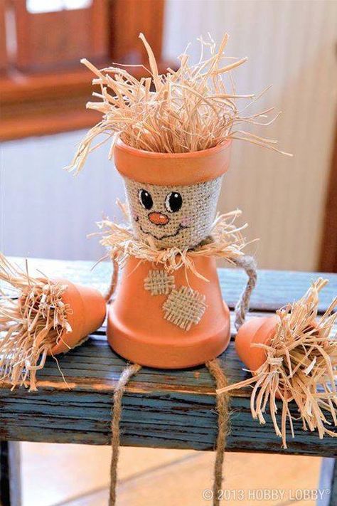 Diy Scarecrow, Scarecrow Crafts, Fun Fall Crafts, Easy Fall Decor, Terra Cotta Pot Crafts, Easy Fall Crafts, Pot Crafts, Flower Pot Crafts, Fall Craft