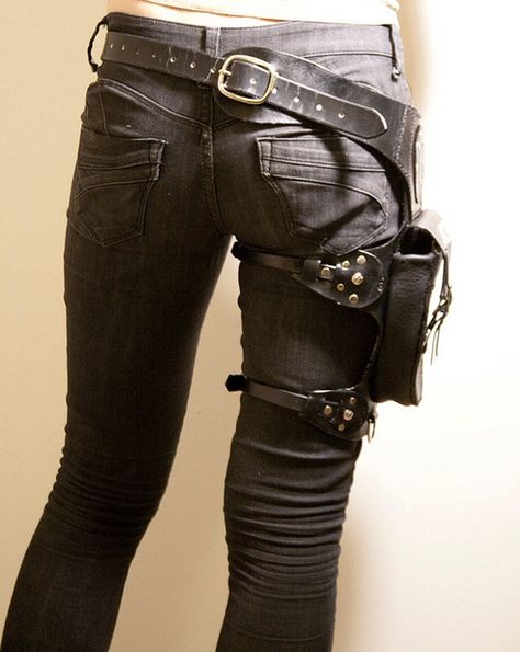 leg holster Post Apocalyptic Fashion, Leg Harness, Holster Bag, Apocalyptic Fashion, Fantasy Armor, Mad Max, Fashion Designs, Mens Leather, Steam Punk