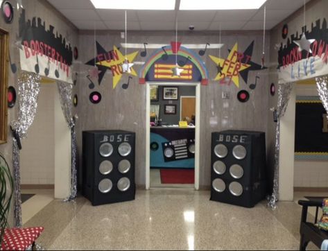 Rock N Roll Float Ideas, Rock And Roll Theme Party, Festa Rock Roll, School Wide Themes, Rock Star Theme, Homecoming Floats, Rockstar Birthday, Stars Classroom, Rockstar Birthday Party