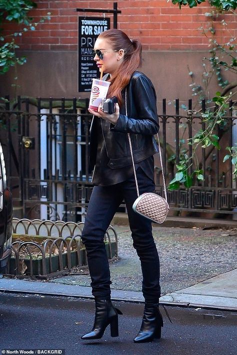 Lindsay Lohan Outfits, Lindsay Lohan Style, Cold Wear, Gucci Crossbody Bag, Gucci Crossbody, Style Finder, Chic Leather, Fashion Aesthetics, Lindsay Lohan