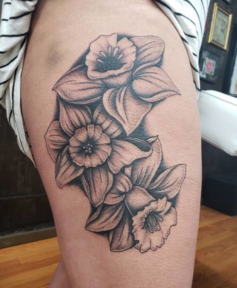 Traditional Style Daffodil Tattoo, Daffodil Tattoo For Men, Daffodil Tattoo Men, Daffodil Tattoo Sleeve, Arm Tattoos Cross, Daffodil Flower Tattoos, Mandala Hand Tattoos, Daffodil Tattoo, Leopard Tattoos