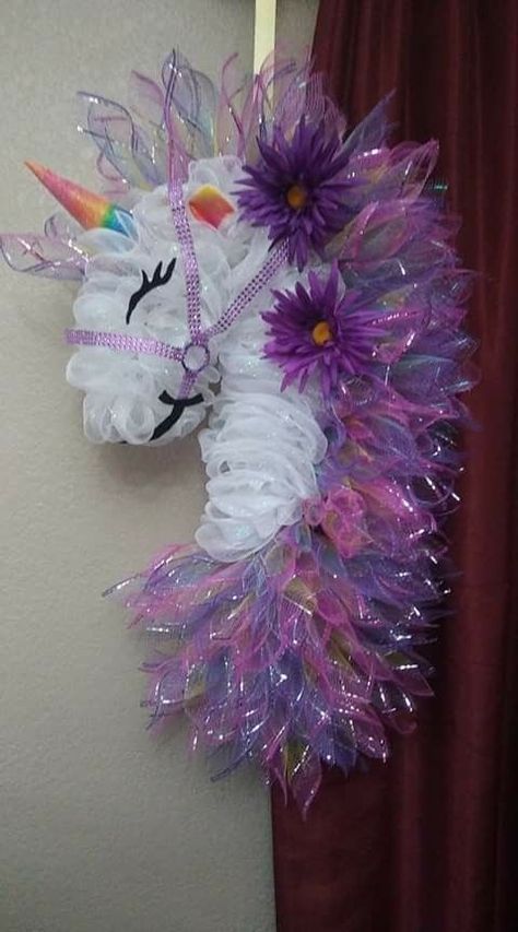 Unicorn Wreath Diy, Unicorn Wreath, Outdoor Kitchen Design Ideas, Deco Mesh Crafts, Diy Valentines Day Wreath, Deco Mesh Wreaths Tutorials, Deco Mesh Wreaths Diy, Kitchen Design Layout, Mesh Wreath Tutorial