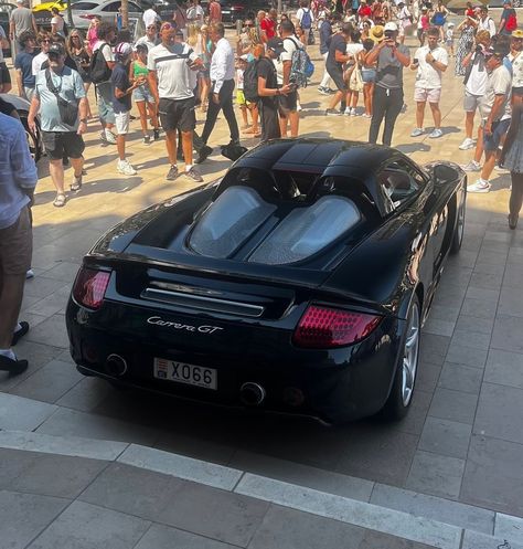 F1 LOOKBOOK | Lando Norris newest addition to his car collection is a Porsche Carrera GT in forest green 🤩 @landonorris @f1lookbook #f1 #formula1… | Instagram Carrera Gt, Porsche Carrera Gt, Lux Cars, Porsche Carrera, Lando Norris, Pretty Cars, F1 Drivers, Car Collection, Fast Cars