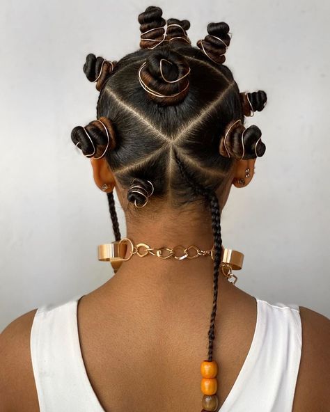 Nubian Knots, Bantu Knot Styles, Bantu Knot Hairstyles, Hair Knot, Bantu Knots, Hairstyle Inspiration, Beauty Photoshoot, 90s Hairstyles, Natural Hair Care