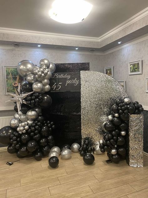 Black And Silver Dinner Party Decor, Prom Backdrops, Glitter Party Decorations, Feather Bouquet, 20th Birthday Party, 50 Birthday, Sequin Backdrop, White Wedding Theme, Shimmer Wall