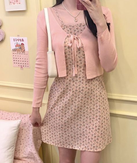 cr heartberrystudio on ig (post linked) Music On Spotify, Cardigan Set, Korean Casual Outfits, Ulzzang Fashion, Pink Outfits, Look Vintage, Girly Outfits, Looks Vintage, Kawaii Fashion