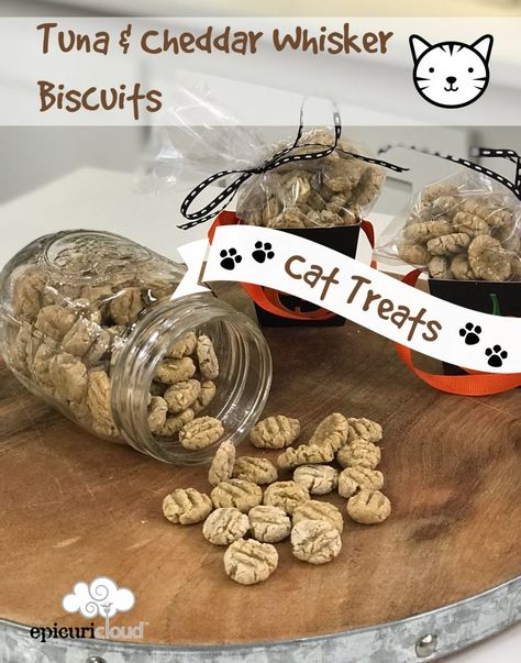 Homemade Cat Treats, Homemade Cat Treats Recipes, Diy Cat Treats, Diy Trinkets, Tuna Cat Treats, Pallet Deck, Homemade Pet Treats, Deck Diy, Pet Treats Recipes