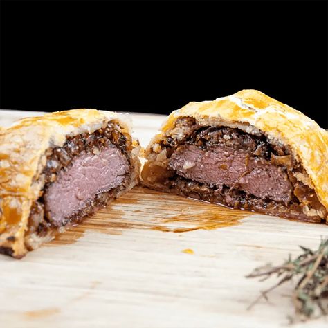 Individual Beef Wellington Recipe, Beef Burgundy Recipe, Pot Roast Brisket, Individual Beef Wellington, Roast Chicken And Gravy, Wellington Recipe, Beef Wellington Recipe, Beef And Potatoes, Beef Wellington