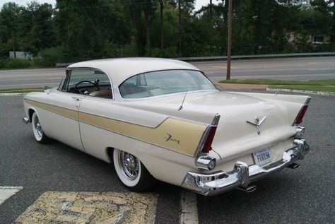 1956 Plymouth Fury 2-Door Hardtop Sport Coupe | Hipo Fifties Maniac | Flickr 1956 Plymouth, Plymouth Cars, Chrysler Cars, Plymouth Fury, Mopar Cars, Classic Cars Trucks Hot Rods, Chrysler Voyager, American Classic Cars, Old Classic Cars