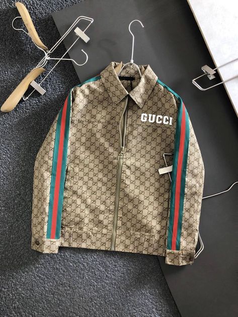 Denim Jeans Outfit Men, Gucci T Shirt Mens, Summer Swag Outfits, Designer Jackets For Men, Gucci Jacket, Gucci T Shirt, Black Men Fashion Swag, Black Men Hairstyles, Dope Outfits For Guys