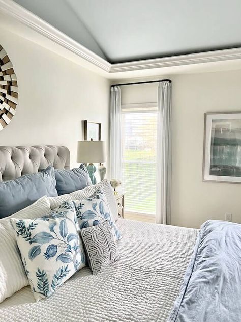 Sw Lullaby, Bedroom Inspirations Master Color Schemes, Sherwin Williams Alabaster White, Soothing Bedroom Colors, Sw Alabaster, Coastal Guest Bedroom, Sherwin Williams Alabaster, Off White Paint, Bedroom Inspirations Master