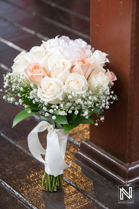 Handbouquet Wedding Simple, Flower Boquettes Bride, Wedding Bouquets For Bride, Hand Bouquet Wedding Pastel, Wedding Bride Flowers Bridal Bouquets, Peach Rose Wedding Bouquet, Bride Flower Bouquet Simple Wedding Ideas, Bouquet Of Flowers Wedding Rustic, Brides Flower Bouquet Elegant