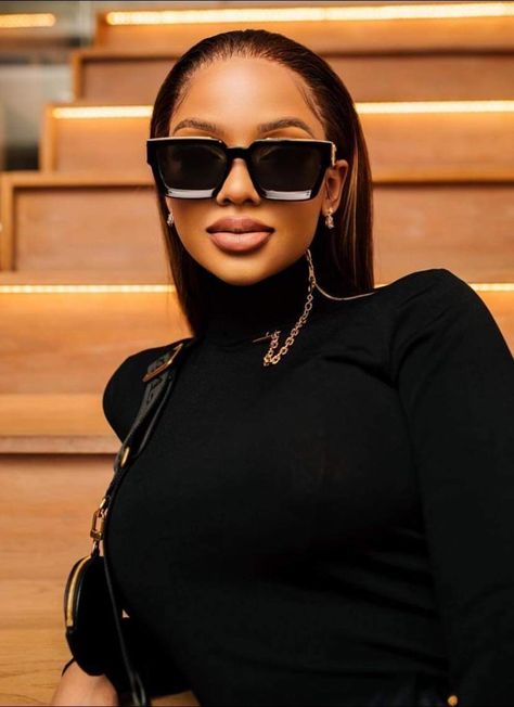 Mihlali Ndamase Outfits, Girly Glasses, Mihlali Ndamase, Material Gworl, Kissing Lips, Glam Photoshoot, Winter Fashion Outfits Casual, Black Femininity, African Traditional Dresses