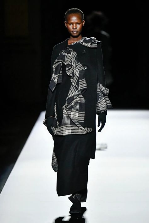 Yohji Yamamoto Fall 2024 Ready-to-Wear Runway, Fashion Show & Collection Review [PHOTOS] Modest Fall Outfits, Yoji Yamamoto, Show Collection, Fall Winter 2024, March 2024, Lace Dress Long, Long Sleeve Lace Dress, Fashion Show Collection, Yohji Yamamoto