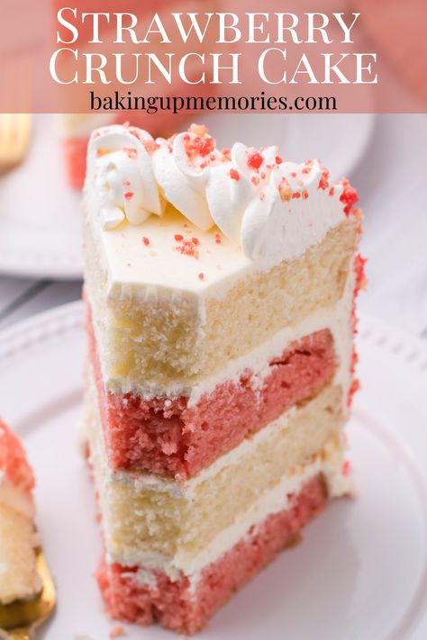 Gourmet Birthday Cake, Strawberry Crunch Birthday Cake, Specialty Cakes Recipes, Strawberry Crunch Cake Recipe, Strawberry Cake Birthday, Cake Flavors List, Crunch Cake Recipe, Cake Picnic, Dessert Favorites