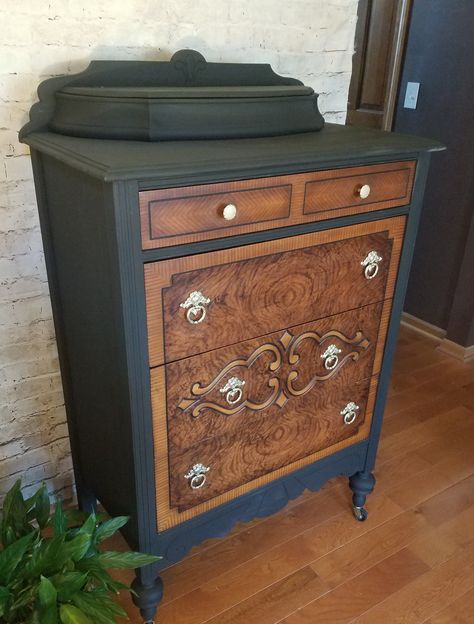 Refurbished Antique Furniture, Antique Dresser Makeover, Stained Furniture, Black Painted Furniture, Vintage Bedroom Decor, Furniture Upcycling, Refinishing Furniture Diy, Furniture Flip, Furniture Flips