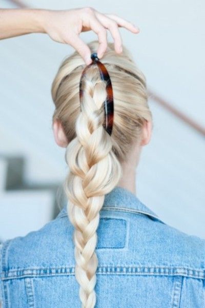 Hair How To: Banana Clip Braided Faux Hawk Homemaker Fashion, Banana Clip Hairstyles, Cool Easy Hairstyles, Loose French Braids, Hair Tricks, 5 Minute Hairstyles, Hair Clamp, Banana Clip, Clip Hairstyles