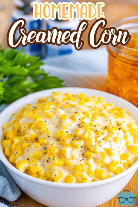 Creamed Corn is such a delicious, versatile side dish and you’ll love how it’s ready in just about 10 minutes! How To Make Fresh Cream Style Corn, Fresh Cream Corn Recipe, Creme Corn Recipes, Spicy Creamed Corn, Fresh Creamed Corn, Cream Corn Recipe, Homemade Creamed Corn, Fresh Corn Recipes, Homemade Cream Corn