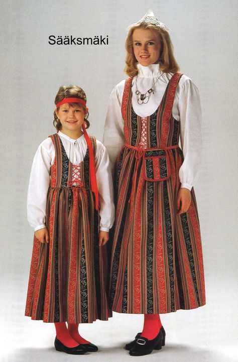 Costumes of Sääksmäki in Finland. #puku #suomi #culture Finland Traditional Clothing, Traditional Finnish Clothing, Finnish Costume, Finland Culture, Finnish Clothing, European Costumes, Swedish Traditions, Costumes Around The World, Finnish Fashion